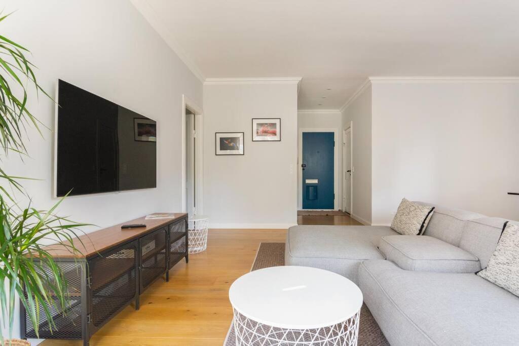 Cozy Apartment In Christianshavn W Two Balconies. 哥本哈根 外观 照片