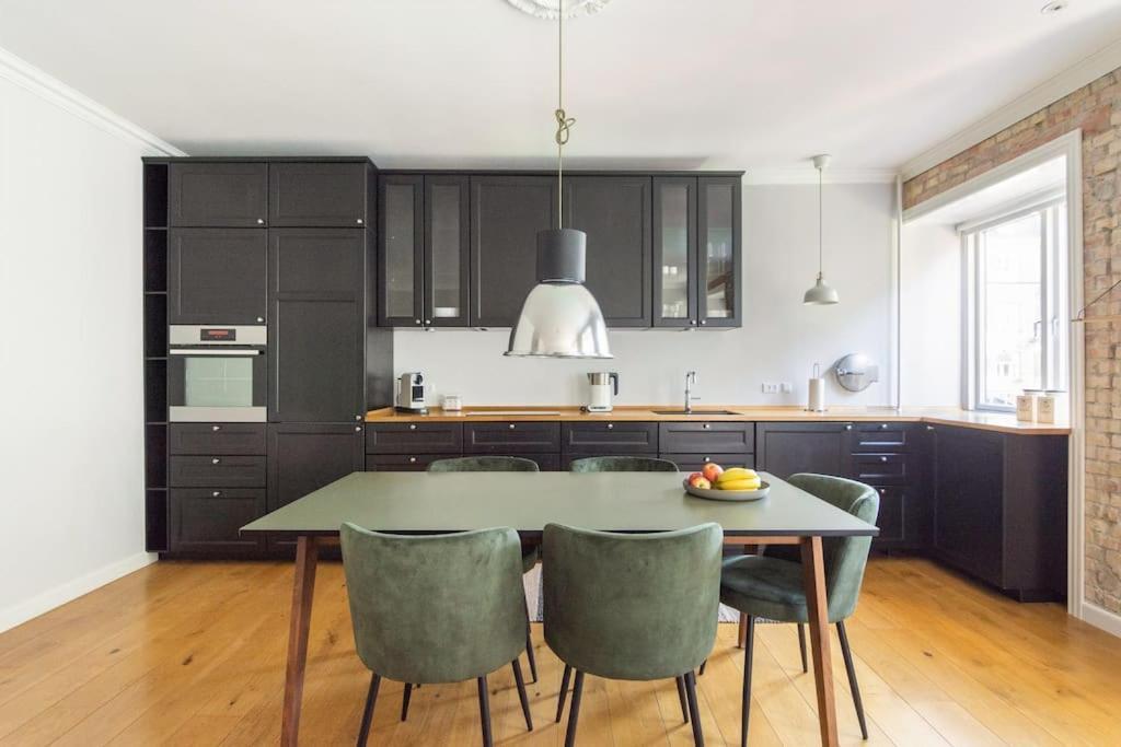 Cozy Apartment In Christianshavn W Two Balconies. 哥本哈根 外观 照片