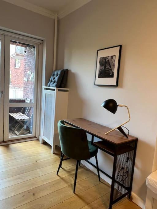 Cozy Apartment In Christianshavn W Two Balconies. 哥本哈根 外观 照片