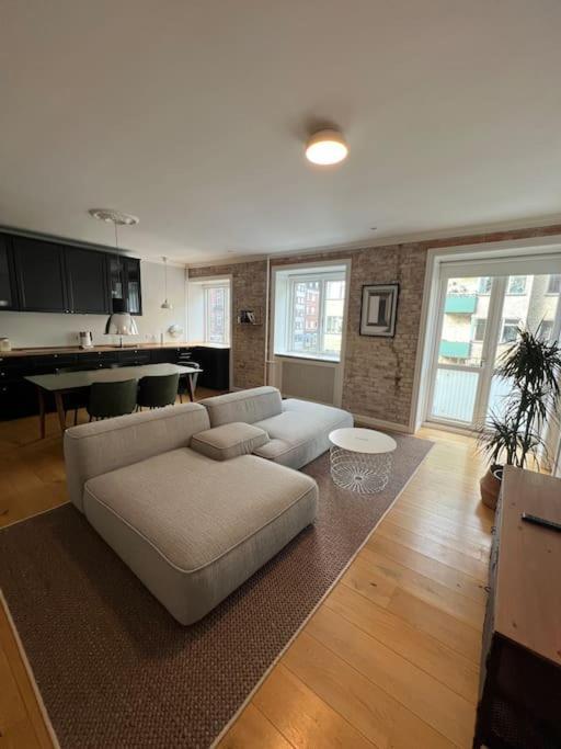 Cozy Apartment In Christianshavn W Two Balconies. 哥本哈根 外观 照片