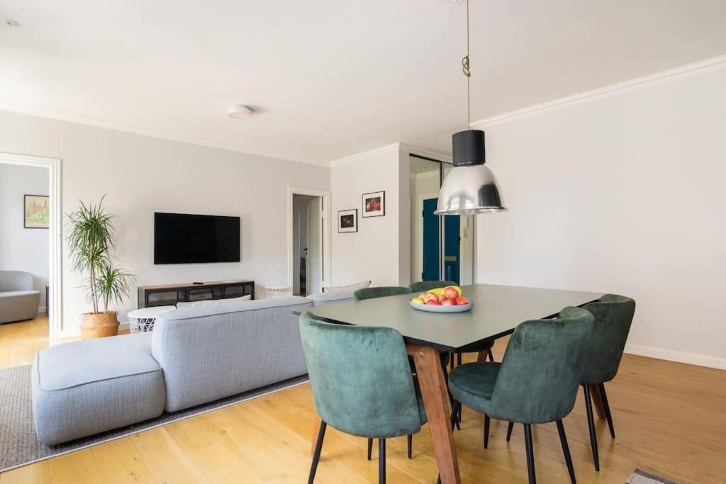 Cozy Apartment In Christianshavn W Two Balconies. 哥本哈根 外观 照片